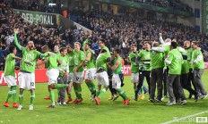 三亿体育体育中国官网-包含狼堡队展现团队实力，力克劲旅斩获胜利的词条