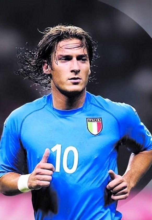 意大利球队队长领袖风采赏析的简单介绍