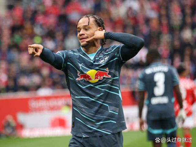 关于RB莱比锡主场保持不败纪录，战平多特蒙德，稳坐积分榜榜首位置的信息