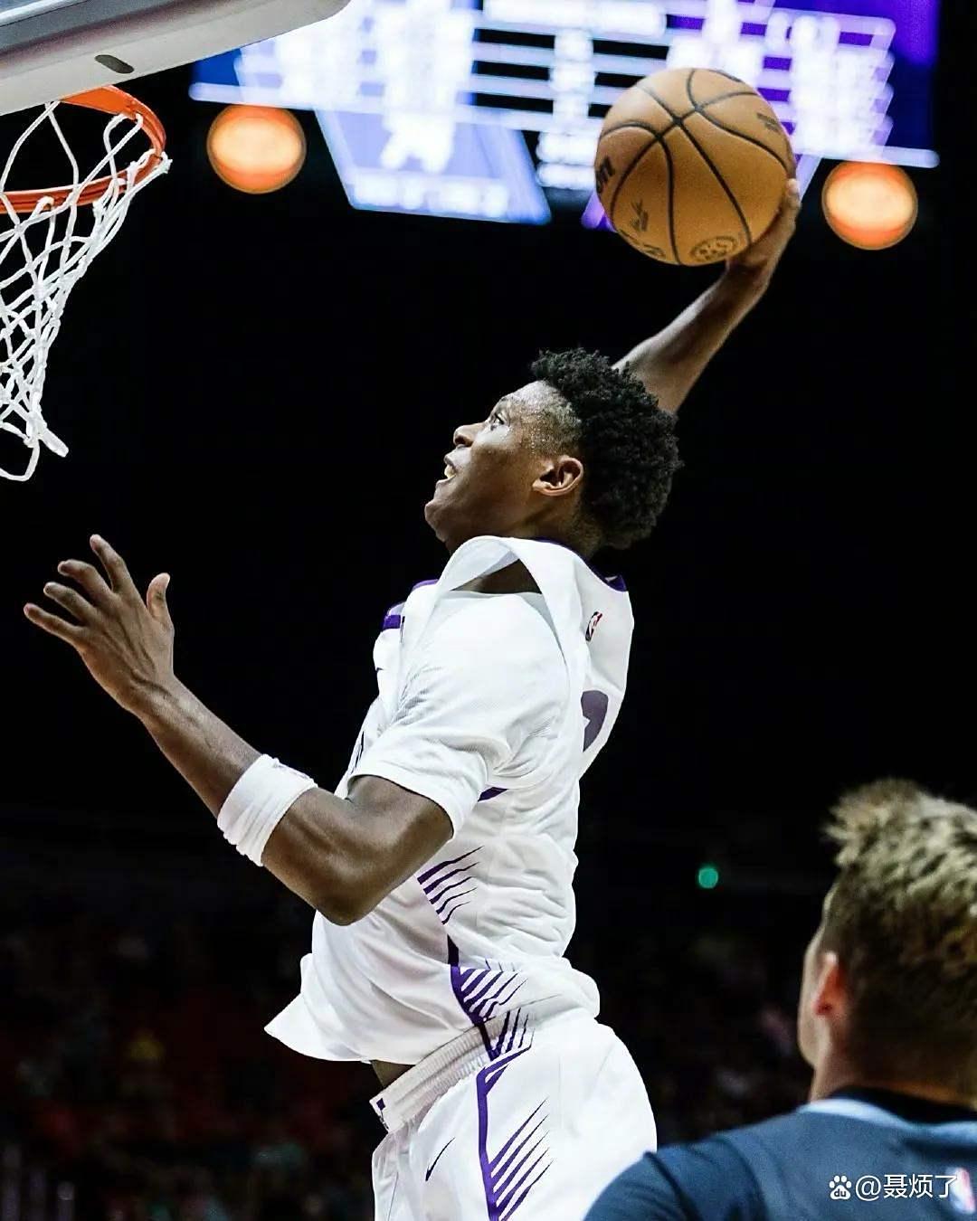 爵士客场擒灰熊，强势取胜