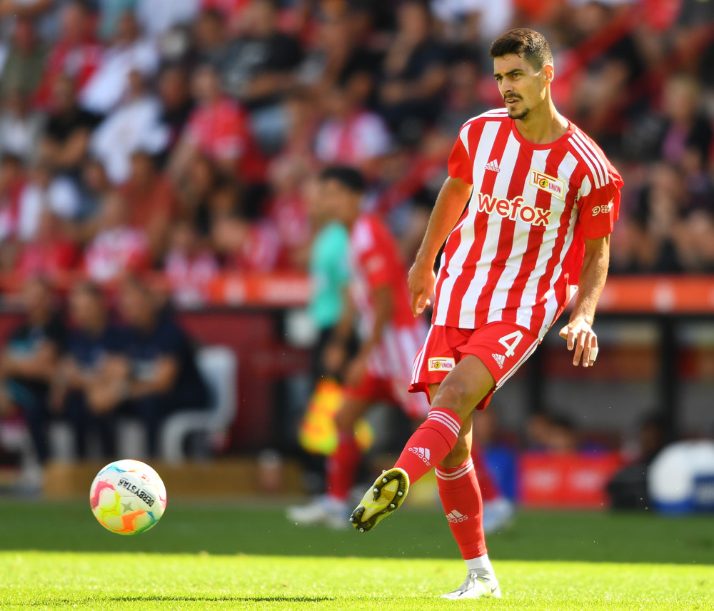 柏林球队在场上展现出色表现